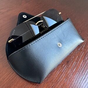 Diff Eyewear women's Aviator sunglasses